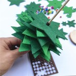 Inf-way Kit de bricolage pour sapin de Noël en feutre, mini décoration de sapin de Noël fait à la main, fournitures artisanales festives avec feuilles de feutre et ornements pour décoration de vacances (1)