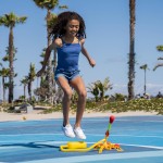 Stomp Rocket Ultra Lance-roquettes pour enfants, 6 fusées – Jouets amusants pour enfants dans le jardin et en plein air – Cadeaux pour garçons et filles – Ensemble de blaster en mousse pour jouets volants – Support de lancement réglable multi-joueurs