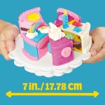 Play-Doh Super Slice Cake Playset, four jouet avec accessoires de cuisine et 11 boîtes de pâte à modeler, arts et travaux manuels pour enfants, à partir de 3 ans